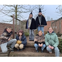 kersverse prinses en adjudant